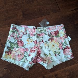 Floral Print Women's Denim Shorts - White/Pink